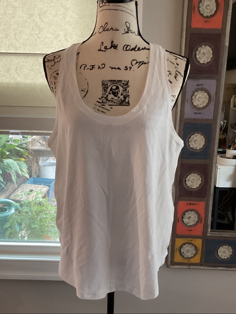 lululemon athletica White Scoop Neck Tank Top NWOT
